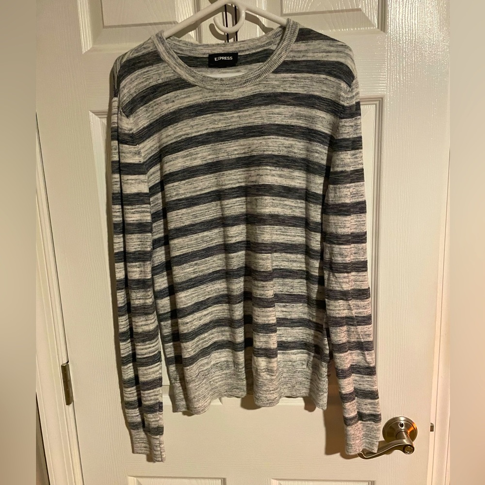Express large long sleeve shirt